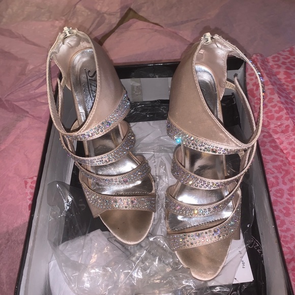 Cream nude bejewled heels - Picture 5 of 7